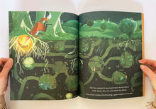 Cargar imagen en el visor de la galería, A MOUSE CALLED JULIAN