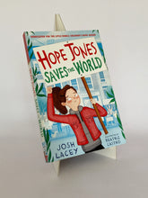 Cargar imagen en el visor de la galería, HOPE JONES SAVES THE WORLD