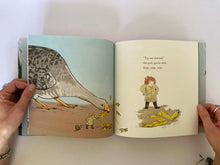 Cargar imagen en el visor de la galería, THE TINY WOMAN'S COAT