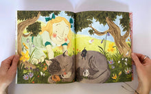 Cargar imagen en el visor de la galería, THE LINES ON NANA'S FACE