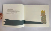 Cargar imagen en el visor de la galería, THE KING AND THE SEA