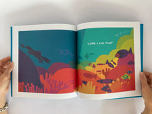 Cargar imagen en el visor de la galería, DON'T WORRY, LITTLE CRAB