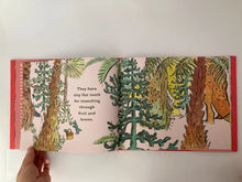 Cargar imagen en el visor de la galería, SOME DINOSAURS ARE SMALL