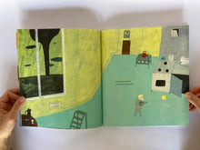 Cargar imagen en el visor de la galería, EVERYONE WALKS AWAY