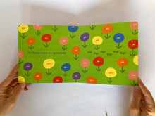 Cargar imagen en el visor de la galería, LOOK, A BUTTERFLY!