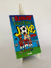 Cargar imagen en el visor de la galería, FUNNIEST FOOTBALL JOKE BOOK EVER