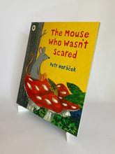 Cargar imagen en el visor de la galería, THE MOUSE WHO WASN'T SCARED