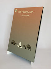 Cargar imagen en el visor de la galería, WE FOUND A HAT